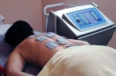 L'osteocondrosi toracica viene trattata efficacemente utilizzando l'elettroforesi